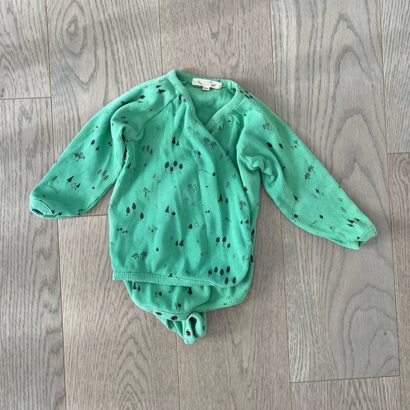 Red Caribou - THE WOODS' MALACHITE GREEN RIB ONESIE - 9-12m organic pima cotton - Picture 6 of 8